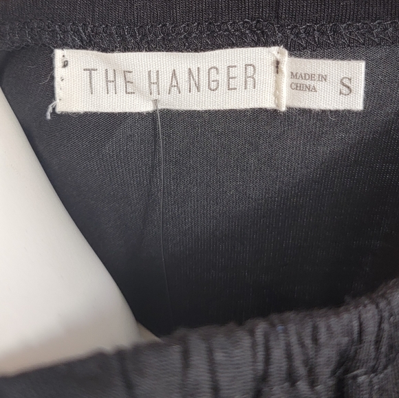 ❤ 🖤 The Hanger Crop Tops, Small, Bundle of 2 - Picture 10 of 11